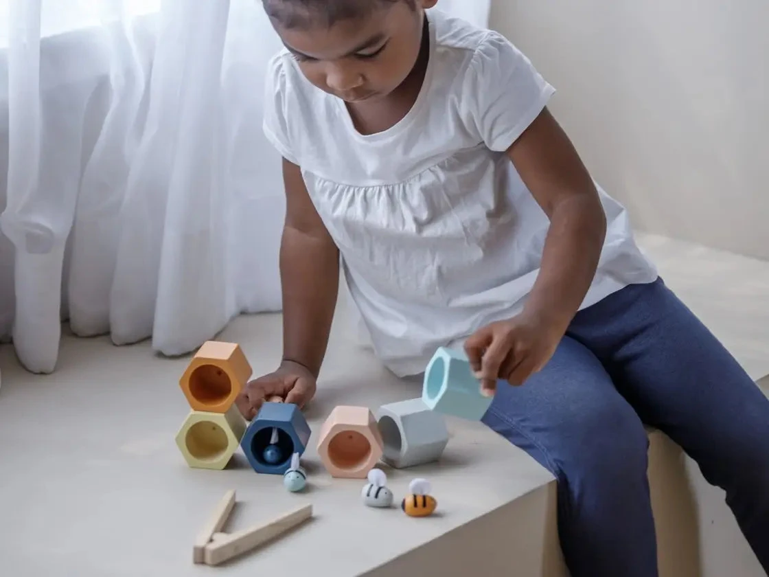 Plan Toys Beehive Sorting Set - Image 9