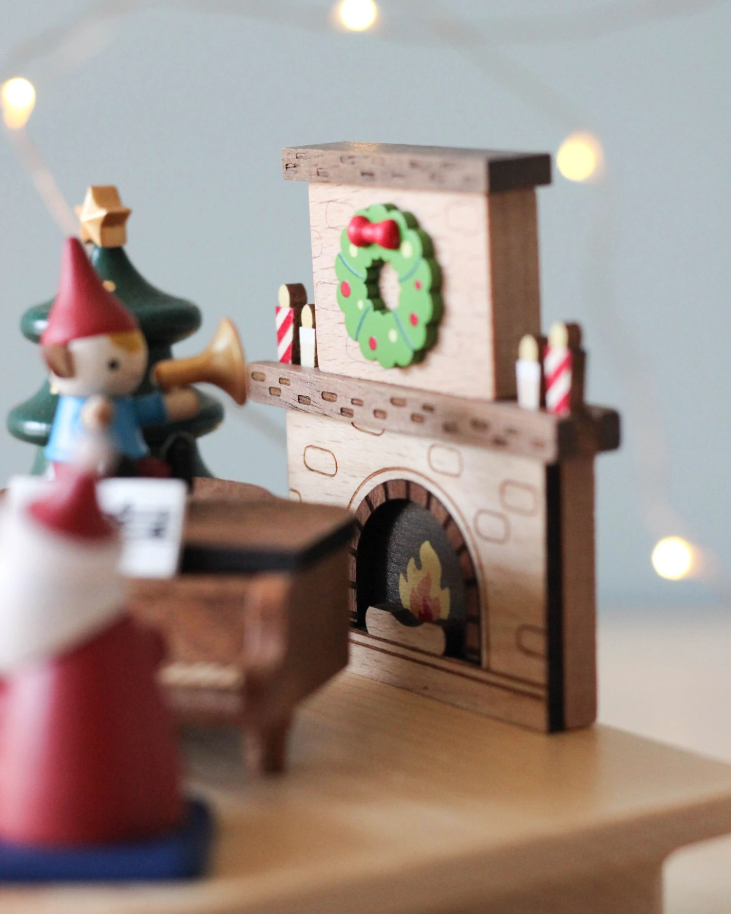Pre-order: Santa's Christmas Concert Music Box (ships Early November) - Image 4